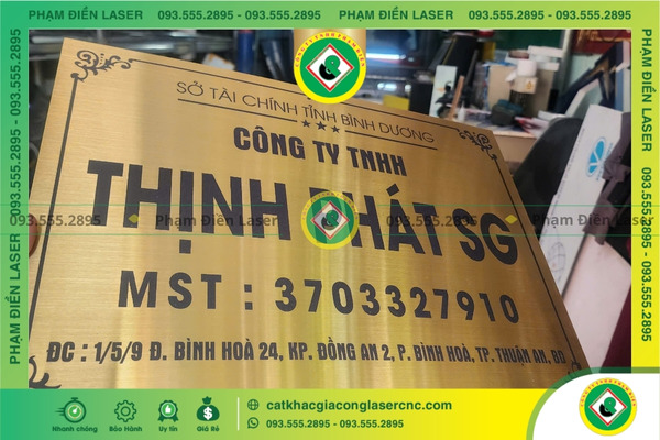 Các loại gia công bảng tên Inox in UV được ưa chuộng hiện nay