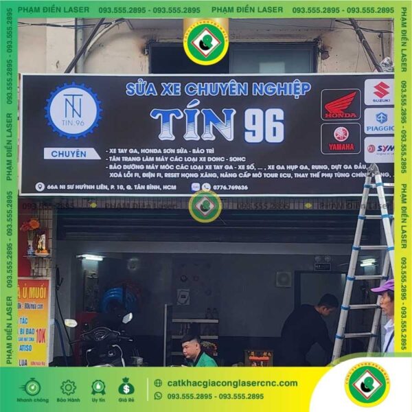 Biển Hiệu Bạt In UV Căng Khung Sắt Sửa Xe Tín 96