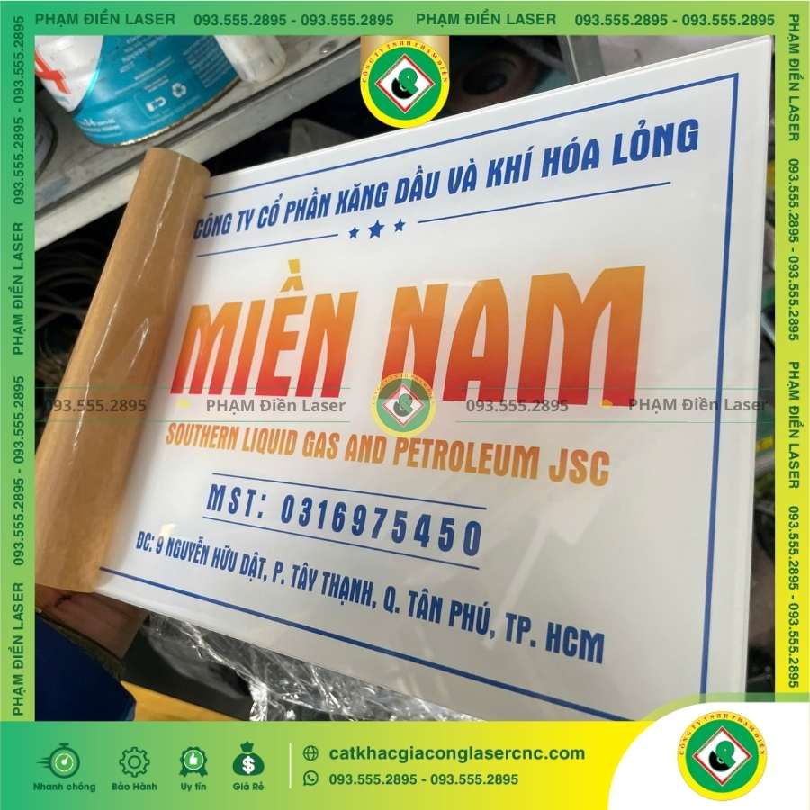 Quy trình đặt hàng, thiết kế & thi công biển tên Công ty Mica in UV